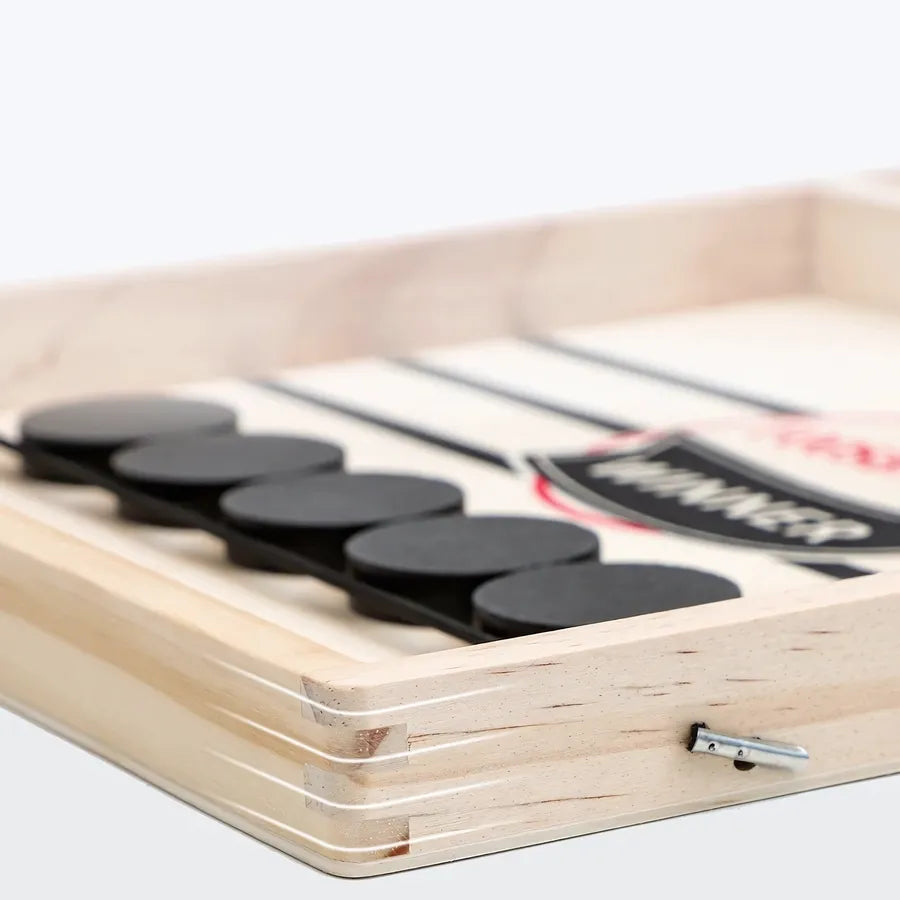 FoosBall jeu de palet – surface en bois lisse et palets noirs inclus